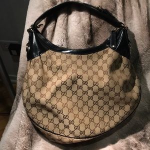 Gucci black patent shoulder hobo bag
